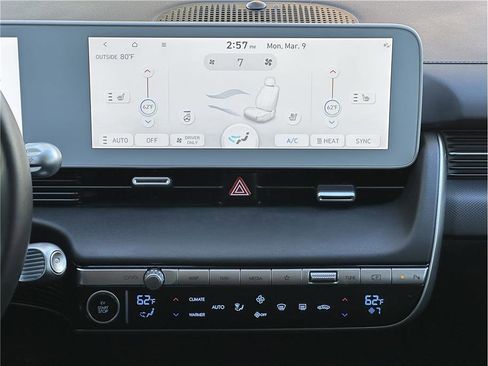 Used 2024 Hyundai Ioniq 5 SEL image 23