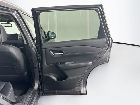 Used 2026 Nissan Rogue SL FWD image 29