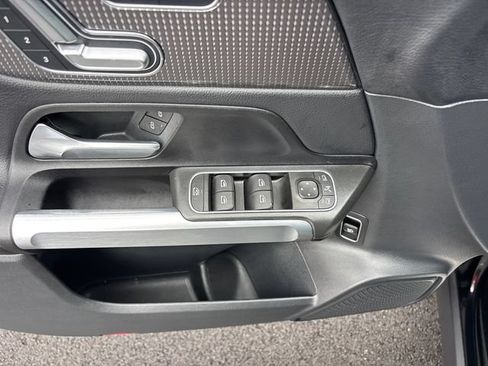 Used 2023 Mercedes-Benz GLB 250 4MATIC image 14