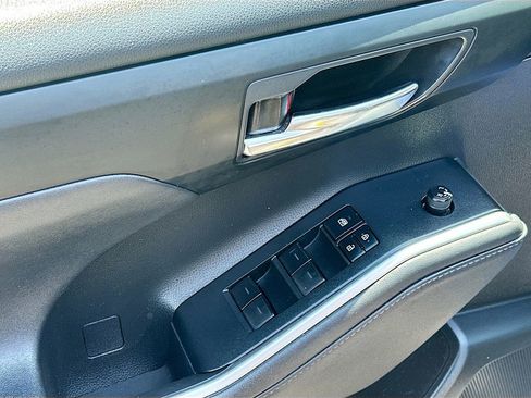 Used 2020 Toyota Highlander XLE FWD image 15