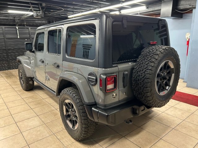 Used 2019 Jeep Wrangler Unlimited Sahara AWD/4WD image 3