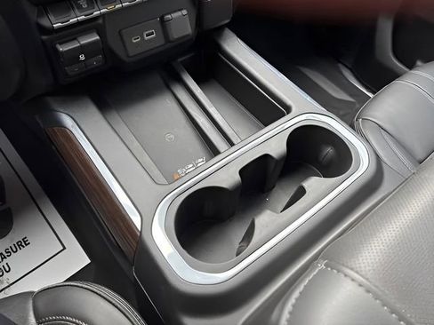 Used 2023 Chevrolet Silverado 2500 High Country w/ Z71 Off-Road Package image 17