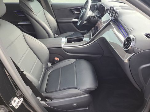 Used 2024 Mercedes-Benz GLC 300 image 17