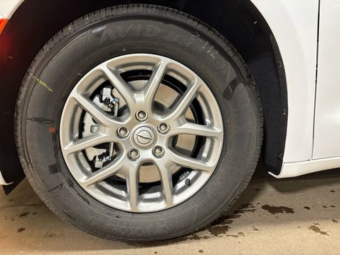 New 2026 Chrysler Voyager LX image 24