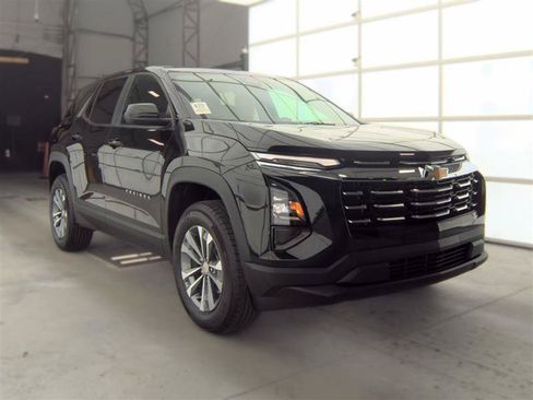 Used 2026 Chevrolet Equinox LT AWD/4WD image 10