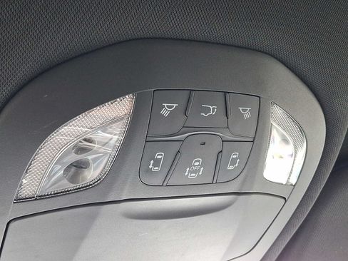 Used 2020 Chrysler Pacifica Touring-L w/ S Appearance Package FWD image 33
