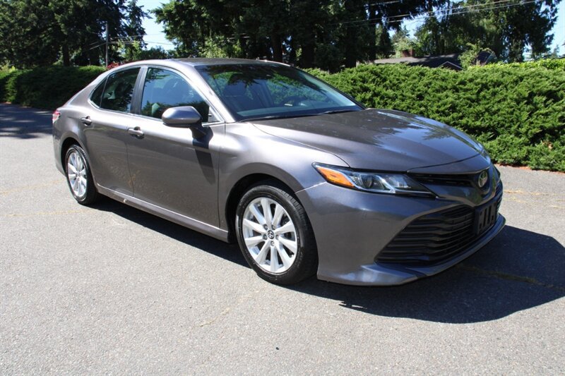 Used 2018 Toyota Camry LE FWD image 2
