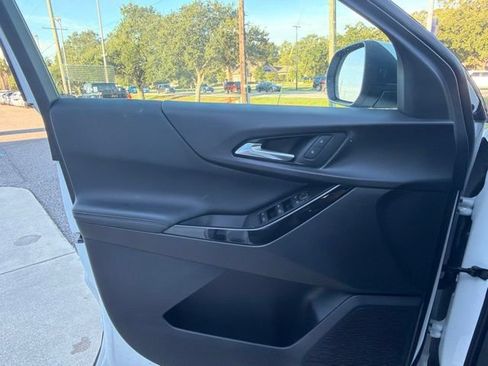 Used 2026 Chevrolet Equinox LT w/ LPO, Floor Liner Package FWD image 10