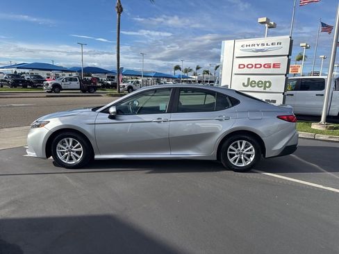 Used 2025 Toyota Camry LE image 8