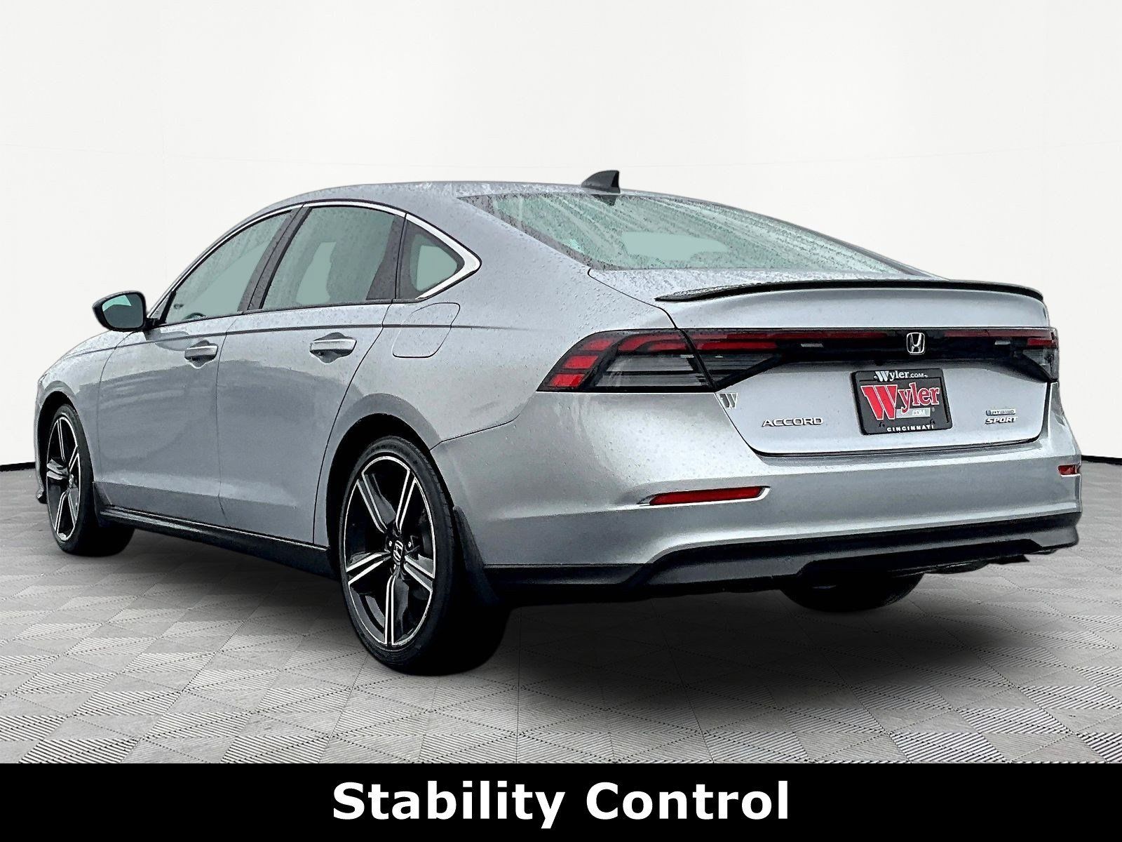 Used 2023 Honda Accord Sport image 4