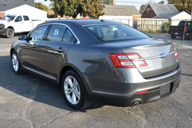Used 2016 Ford Taurus SEL w/ Equipment Group 201A FWD image 4