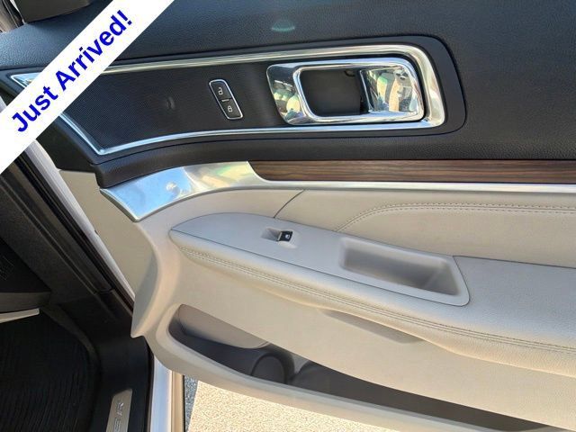 Used 2018 Ford Explorer Limited w/ Equipment Group 301A FWD image 30
