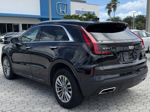 Used 2024 Cadillac XT4 Premium Luxury FWD image 9