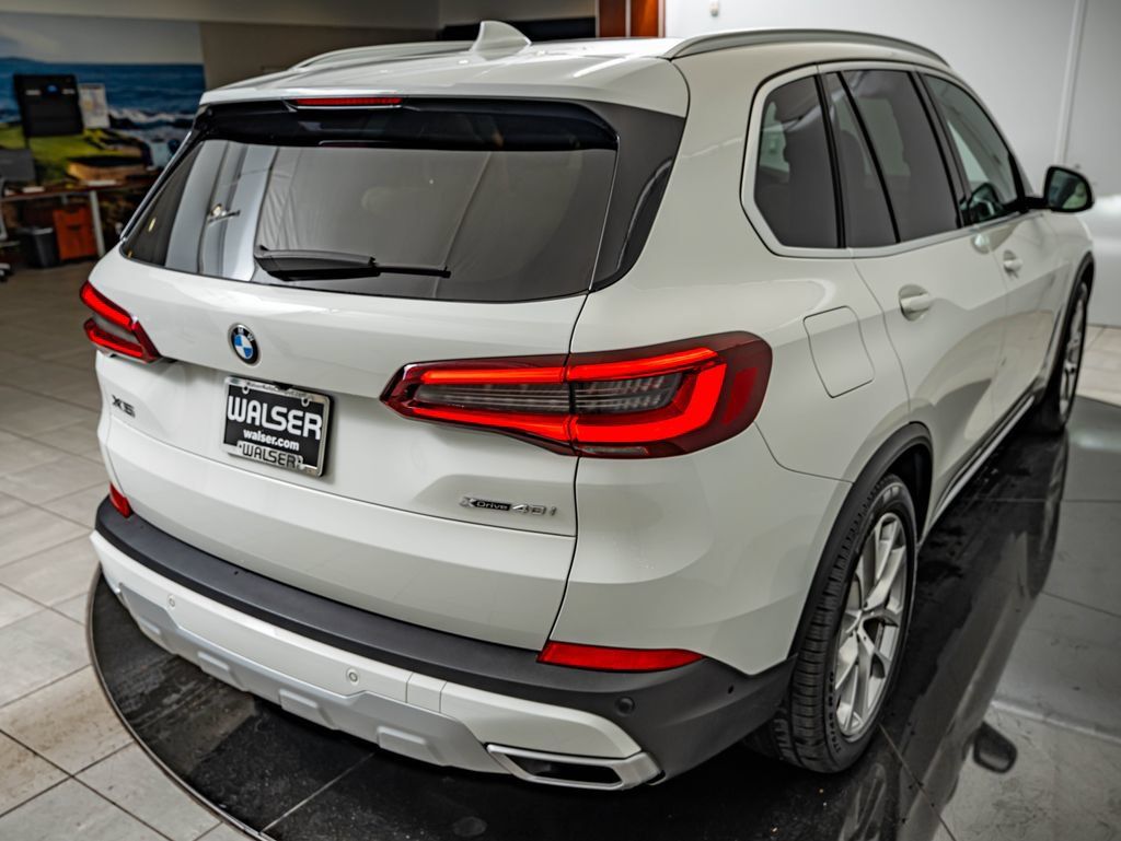 Used 2021 BMW X5 xDrive40i w/ Convenience Package AWD/4WD image 16