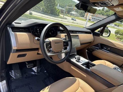 New 2025 Land Rover Range Rover SE AWD/4WD image 14