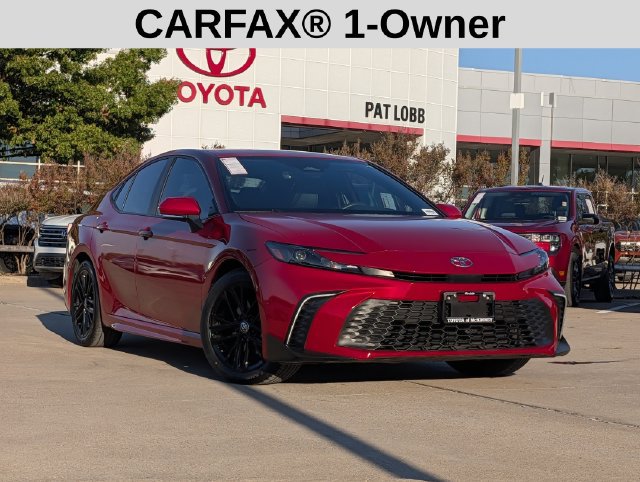 Used 2025 Toyota Camry SE w/ Convenience Package FWD image 2