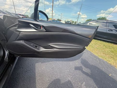 Used 2021 MAZDA MX-5 Miata RF Grand Touring image 6