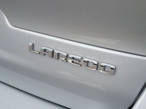 Used 2023 Jeep Grand Cherokee L Laredo AWD/4WD image 8