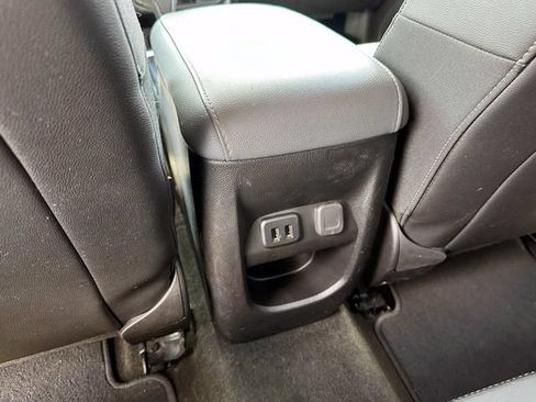 Used 2018 Chevrolet Colorado Z71 AWD/4WD image 14