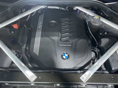 Used 2021 BMW X7 xDrive40i w/ Premium Package 2 image 9