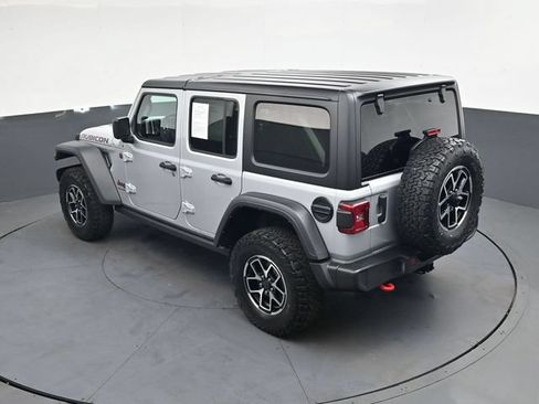 Used 2024 Jeep Wrangler Unlimited Rubicon AWD/4WD image 27