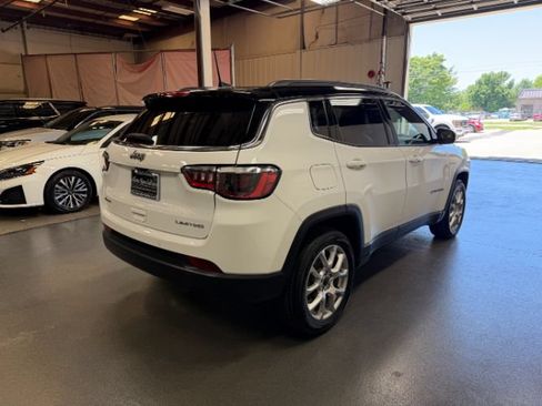 Used 2025 Jeep Compass Limited AWD/4WD image 5