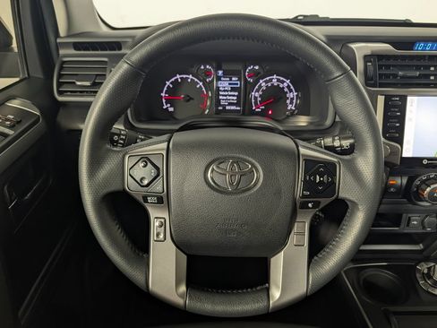 Used 2021 Toyota 4Runner SR5 Premium w/ Moonroof Package AWD/4WD image 17