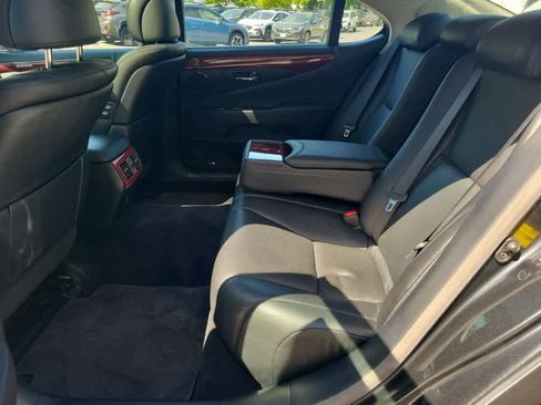 Used 2011 Lexus LS 460 L w/ Luxury Pkg AWD/4WD image 36
