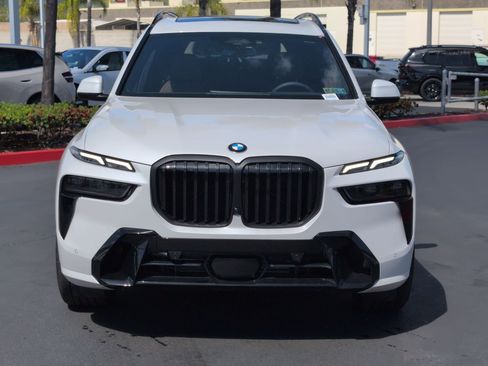 New 2026 BMW X7 xDrive40i w/ M Sport Package AWD/4WD image 3