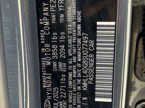Used 2025 Hyundai Elantra SE FWD image 28