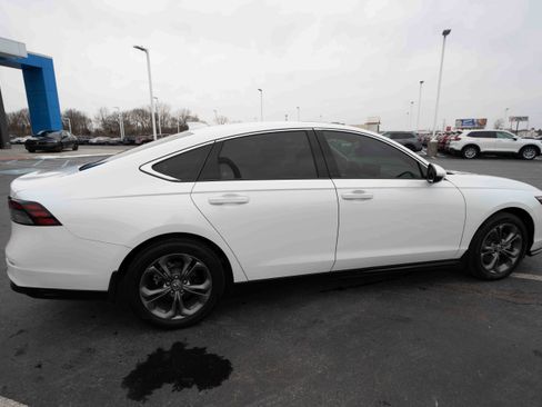 Used 2024 Honda Accord EX-L image 6