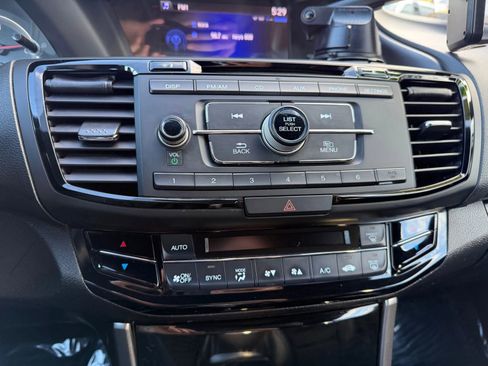 Used 2017 Honda Accord Sport image 13