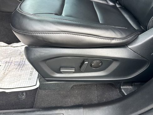 Used 2023 Ford Explorer XLT w/ Equipment Group 202A image 27