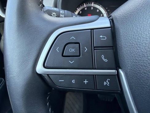 Certified 2025 Toyota Highlander LE FWD image 26
