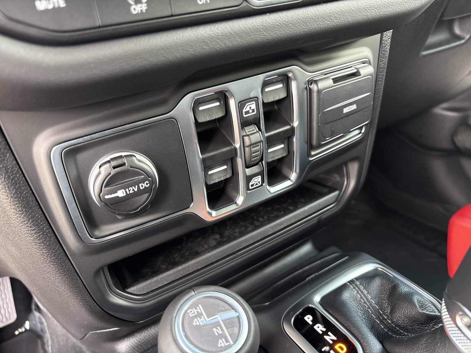 New 2027 Jeep Wrangler Unlimited Sahara AWD/4WD image 25