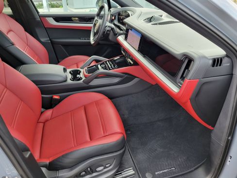 New 2025 Porsche Cayenne Coupe AWD/4WD image 27