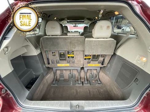 Used 2014 Toyota Sienna XLE image 20