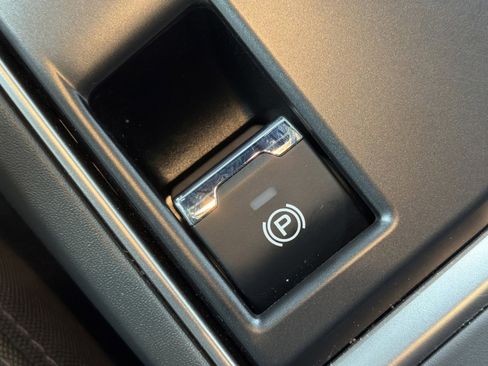 Certified 2025 Subaru Crosstrek 2.0i Premium w/ Crosstrek Mirror Package image 28