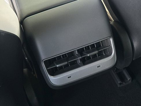 Used 2022 Tesla Model 3 image 30