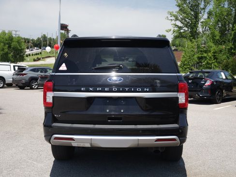 Used 2024 Ford Expedition XLT RWD image 4