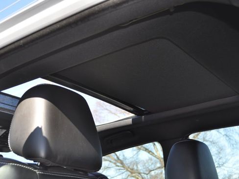 Used 2023 Chrysler 300 S w/ Comfort Group image 15