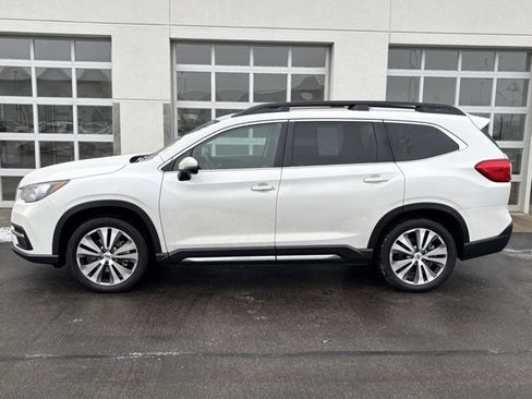 Used 2022 Subaru Ascent Limited w/ Technology Package image 2