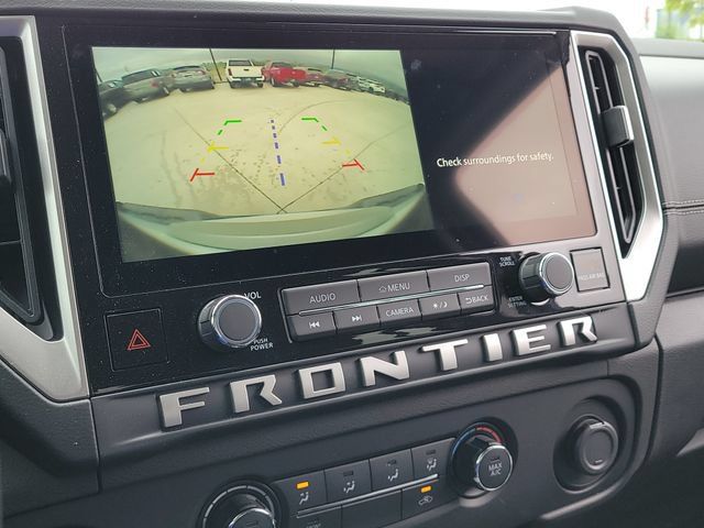 Used 2025 Nissan Frontier SV AWD/4WD image 16