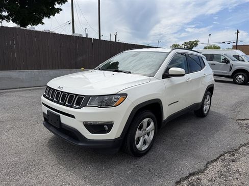 Used 2019 Jeep Compass Latitude w/ Cold Weather Group AWD/4WD image 5