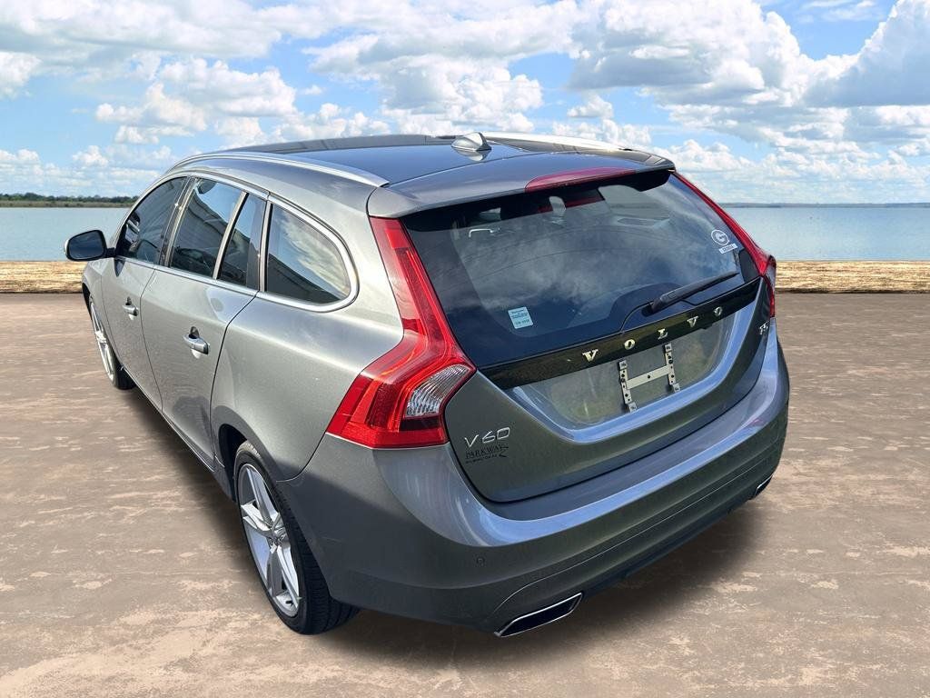 Used 2017 Volvo V60 T5 Premier w/ Convenience Package FWD image 7