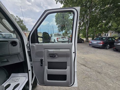 Used 2012 Ford E-150 and Econoline 150 RWD image 16