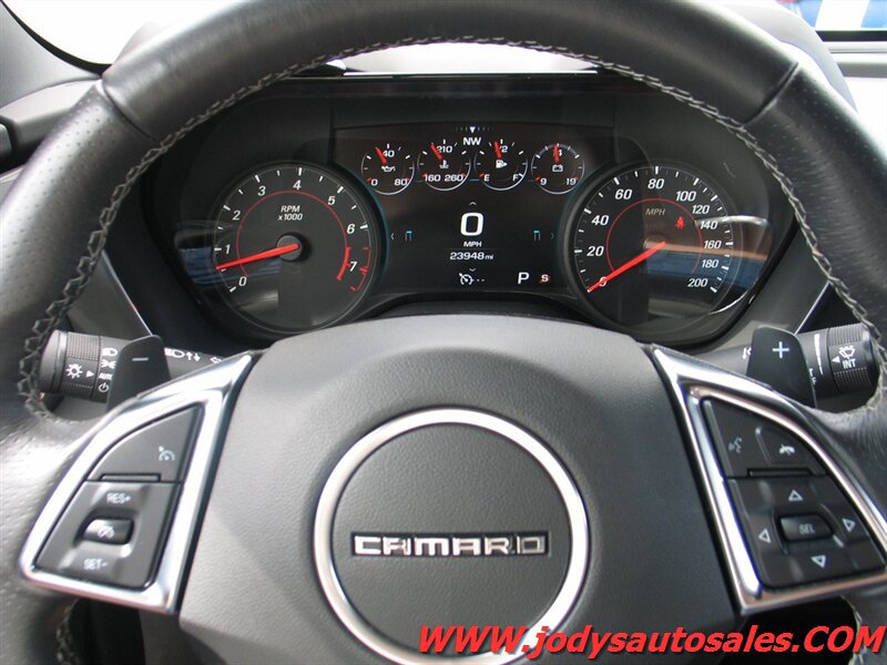 Used 2018 Chevrolet Camaro SS RWD image 13