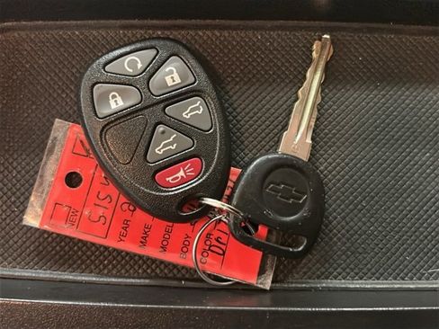 Used 2013 Chevrolet Suburban LTZ image 28