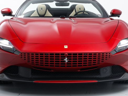 Certified 2025 Ferrari Roma Spider RWD image 15