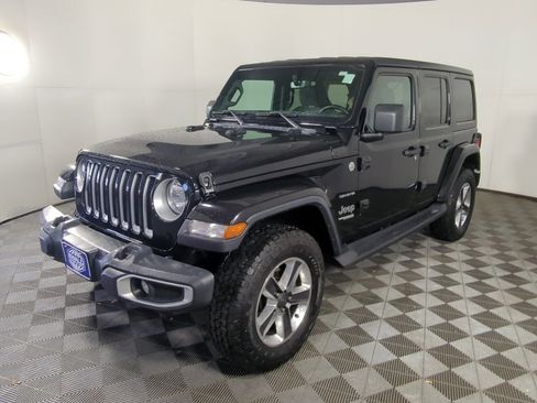 Used 2019 Jeep Wrangler Unlimited Sahara w/ Uconnect 4C Nav & Sound Group image 8